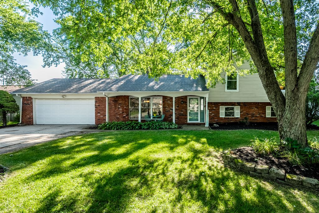 8815 Deer Run Drive, Indianapolis, IN 46256