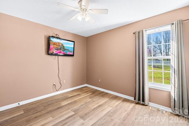 105 Laura Court, Cherryville, NC 28021