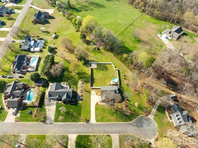 105 Laura Court, Cherryville, NC 28021