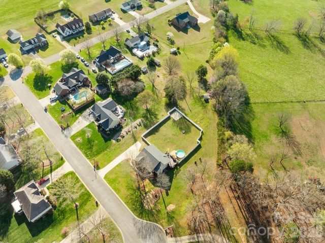 105 Laura Court, Cherryville, NC 28021