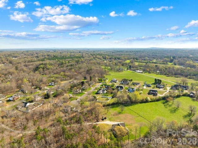 105 Laura Court, Cherryville, NC 28021