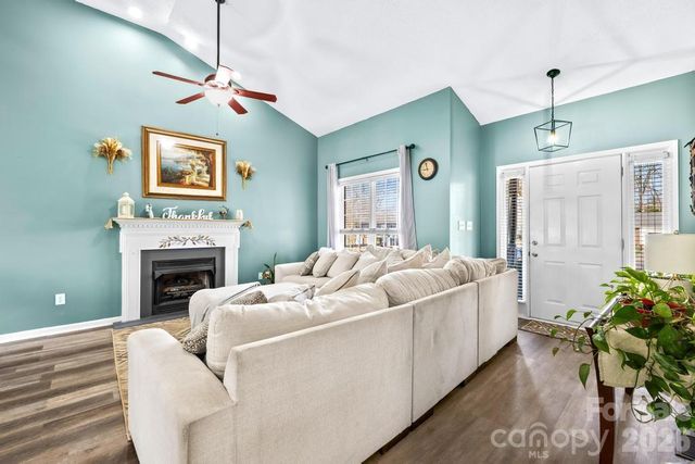 105 Laura Court, Cherryville, NC 28021