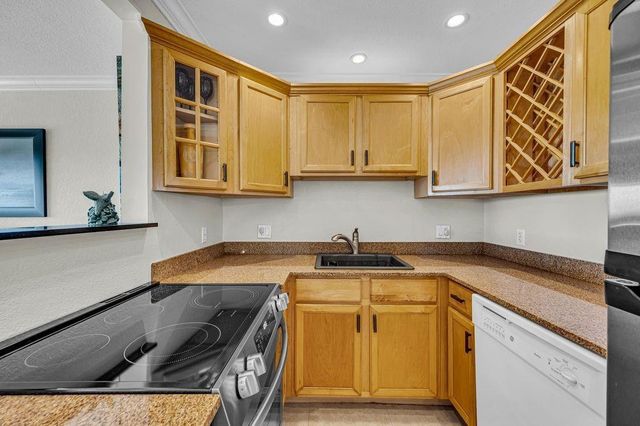 4836 NE 23rd Avenue 27, Fort Lauderdale, FL 33308