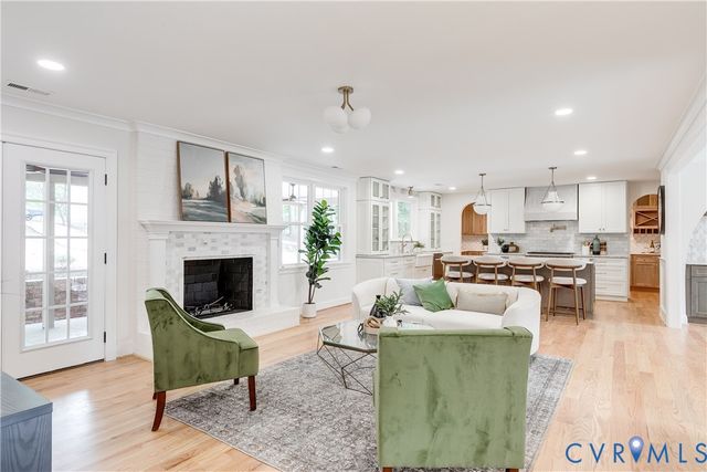403 Berwickshire Dr, Henrico, VA 23229