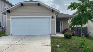 430 Twisted Oaks LN, Buda, TX 78610