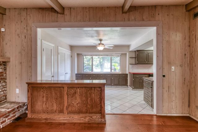 181 W Dovewood Lane, Fresno, CA 93704