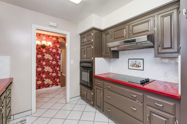 181 W Dovewood Lane, Fresno, CA 93704