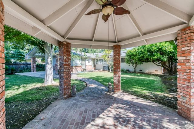 181 W Dovewood Lane, Fresno, CA 93704