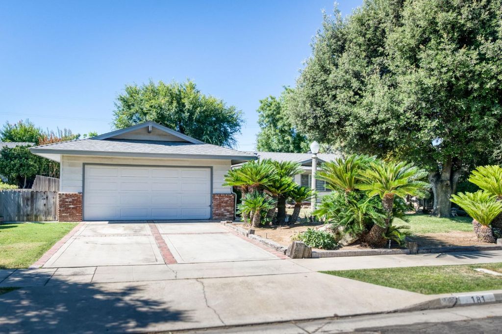 Image 40 of property listing at 181 W Dovewood Lane, Fresno, CA 93704
