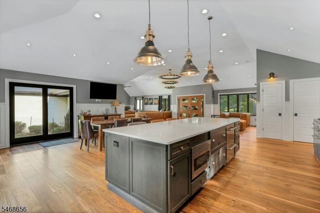 15 SHERWOOD DRIVE, Watchung Boro, NJ 07069