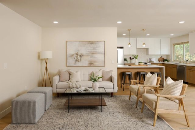 2403 Torrejon, Carlsbad, CA 92009