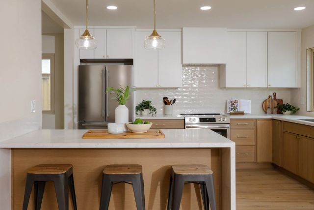 2403 Torrejon, Carlsbad, CA 92009
