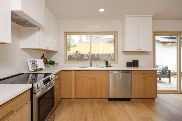 2403 Torrejon, Carlsbad, CA 92009