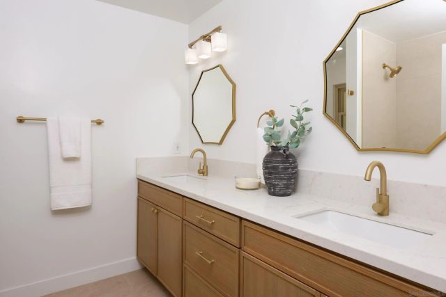 2403 Torrejon, Carlsbad, CA 92009