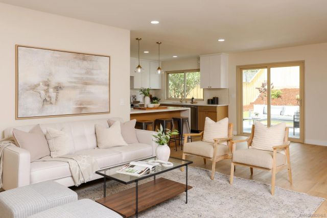 2403 Torrejon, Carlsbad, CA 92009