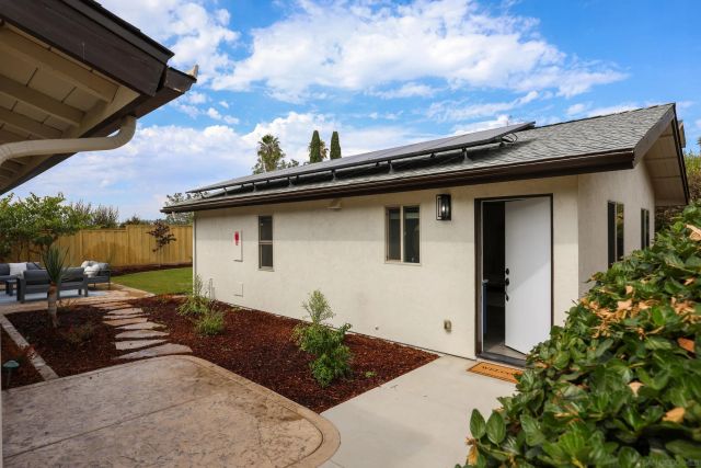 2403 Torrejon, Carlsbad, CA 92009