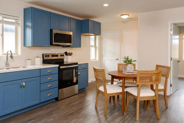 2403 Torrejon, Carlsbad, CA 92009