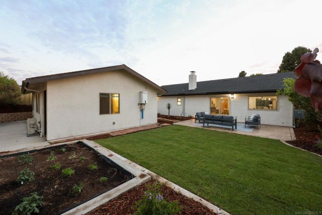 2403 Torrejon, Carlsbad, CA 92009