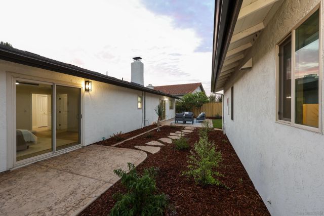 2403 Torrejon, Carlsbad, CA 92009
