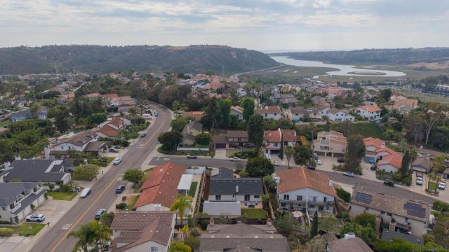 2403 Torrejon, Carlsbad, CA 92009