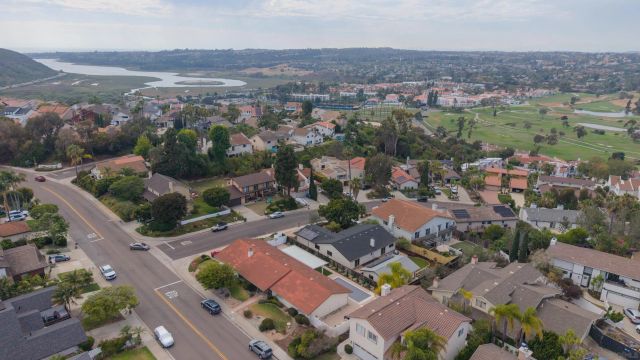 2403 Torrejon, Carlsbad, CA 92009
