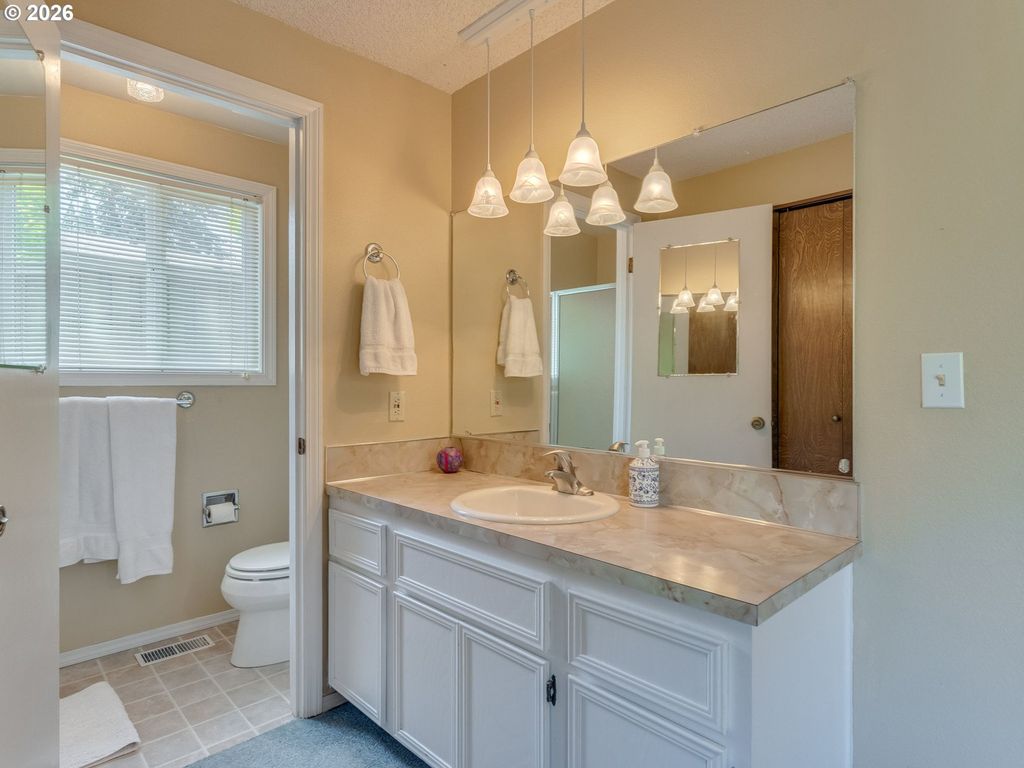Image 23 of property listing at 800 Nw MICHELBOOK Ln, Mc Minnville, OR 97128