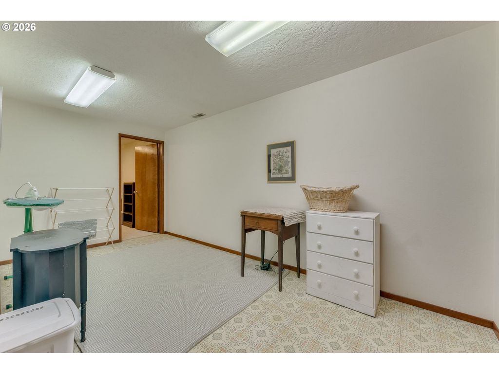 Image 34 of property listing at 800 Nw MICHELBOOK Ln, Mc Minnville, OR 97128