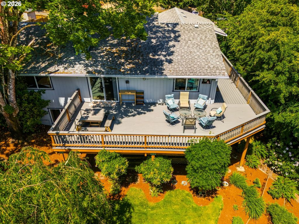 Image 38 of property listing at 800 Nw MICHELBOOK Ln, Mc Minnville, OR 97128