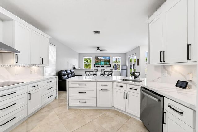 16387 NW 13th St, Pembroke Pines, FL 33028