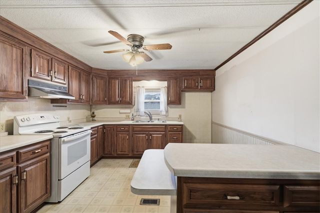 20 Jean St, Rostraver, PA 15012