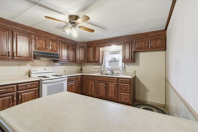 20 Jean St, Rostraver, PA 15012