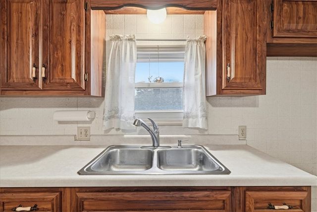 20 Jean St, Rostraver, PA 15012