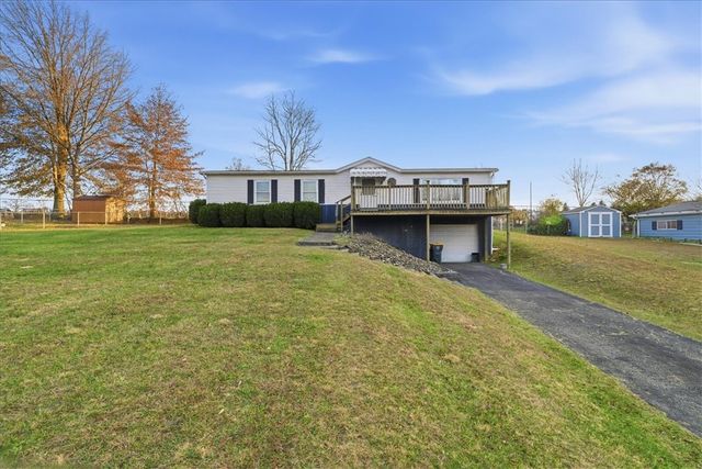 20 Jean St, Rostraver, PA 15012