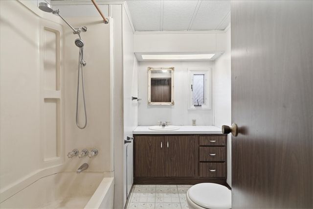 20 Jean St, Rostraver, PA 15012