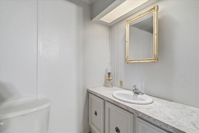 20 Jean St, Rostraver, PA 15012