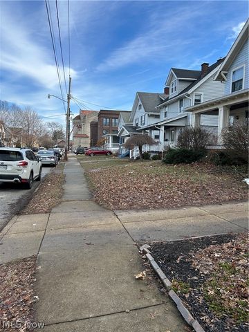 17445 Northwood Avenue, Lakewood, OH 44107