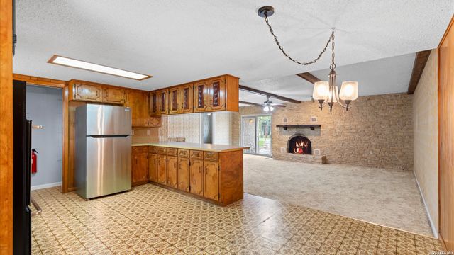 162 LONE OAK ST, Seguin, TX 78155