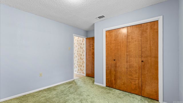 162 LONE OAK ST, Seguin, TX 78155