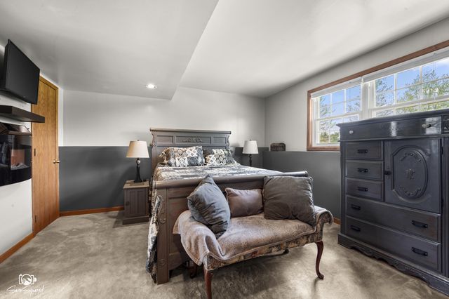 27057 S Woodlawn Avenue, Crete, IL 60417