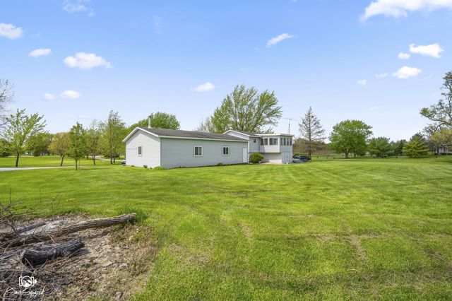 27057 S Woodlawn Avenue, Crete, IL 60417