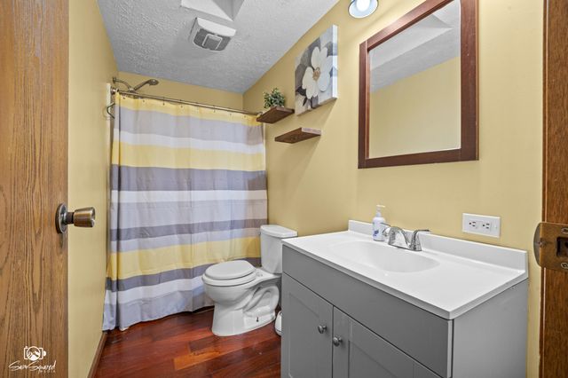 27057 S Woodlawn Avenue, Crete, IL 60417