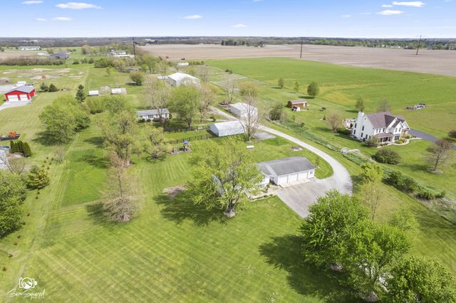 27057 S Woodlawn Avenue, Crete, IL 60417