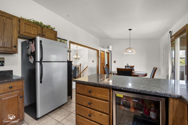 27057 S Woodlawn Avenue, Crete, IL 60417