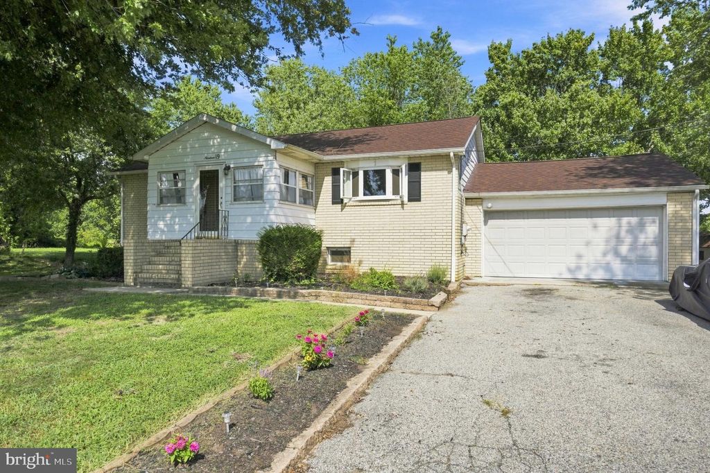 19 S TILBURY RD, SALEM, NJ 08079 — exterior