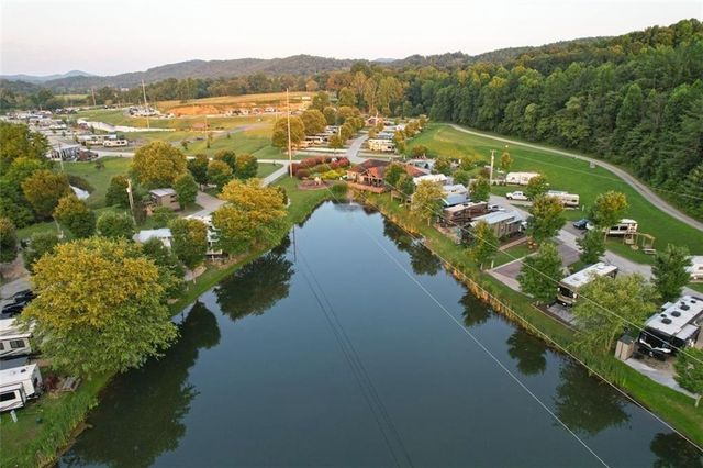 121 Mountain Meadows Drive, Morganton, GA 30560