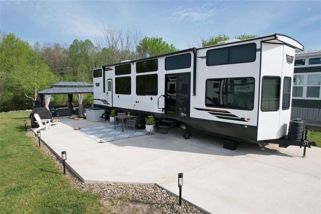 121 Mountain Meadows Drive, Morganton, GA 30560