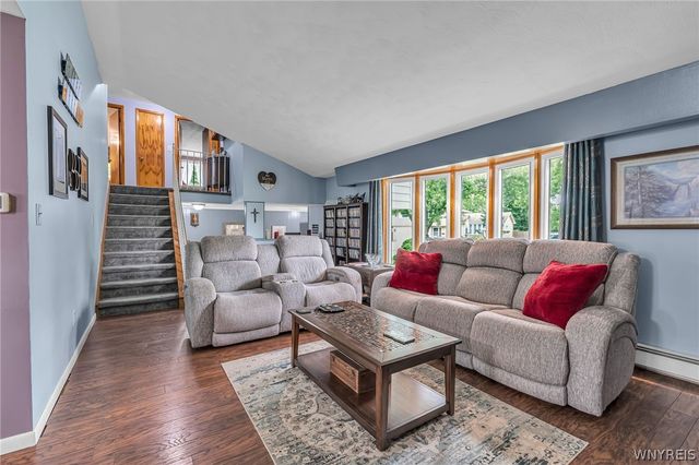 15 Willow Drive, West Seneca, NY 14224