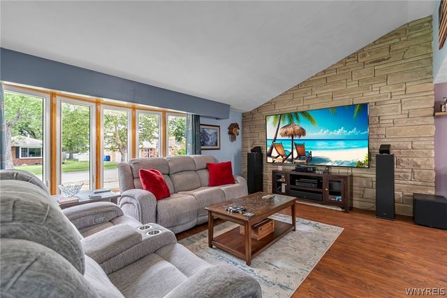 15 Willow Drive, West Seneca, NY 14224