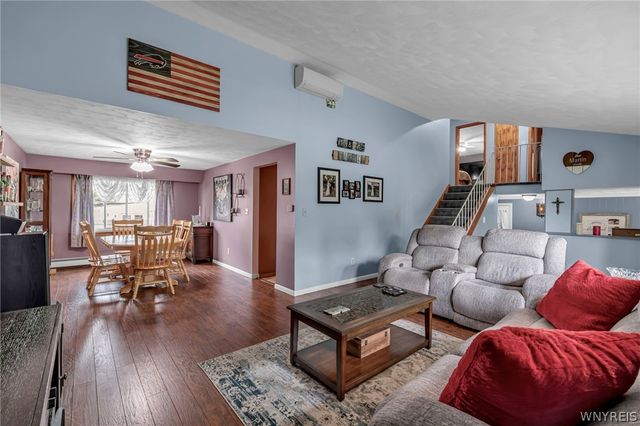 15 Willow Drive, West Seneca, NY 14224