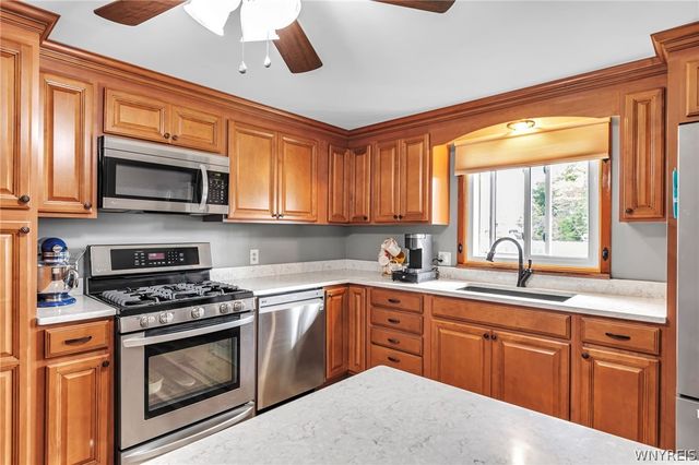 15 Willow Drive, West Seneca, NY 14224